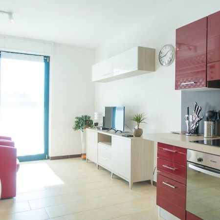 Apartment Victoria, Cozy Studio Flat Near Leonardo Academy Сесто Календе Екстериор снимка