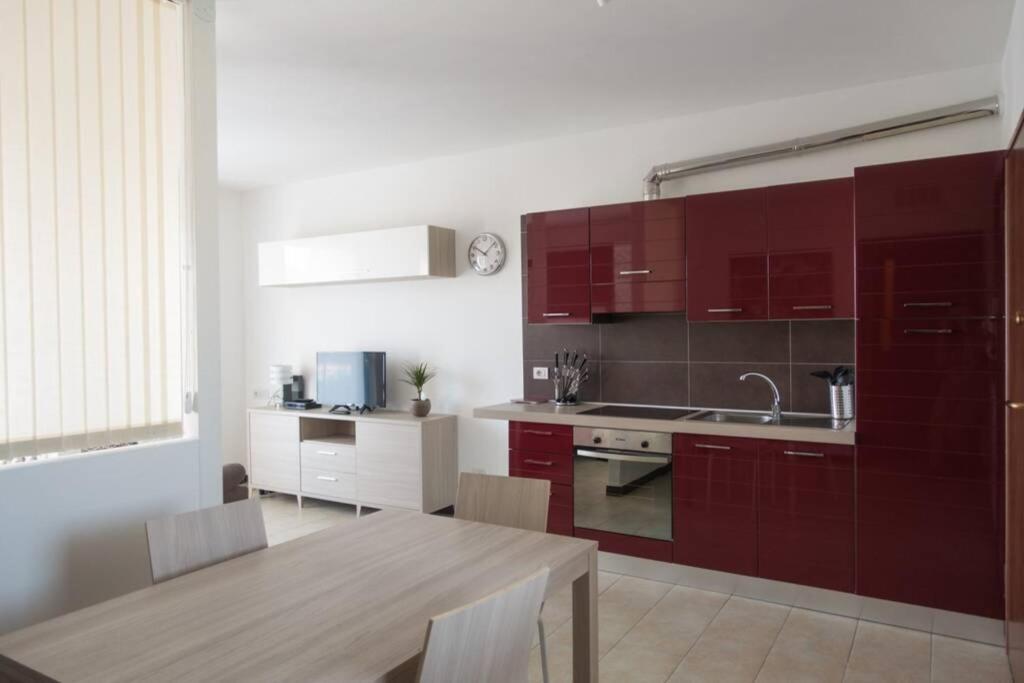 Apartment Victoria, Cozy Studio Flat Near Leonardo Academy Сесто Календе Екстериор снимка