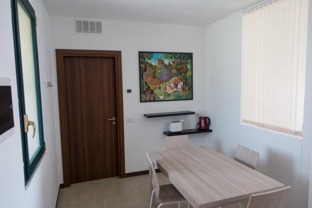 Apartment Victoria, Cozy Studio Flat Near Leonardo Academy Сесто Календе Екстериор снимка