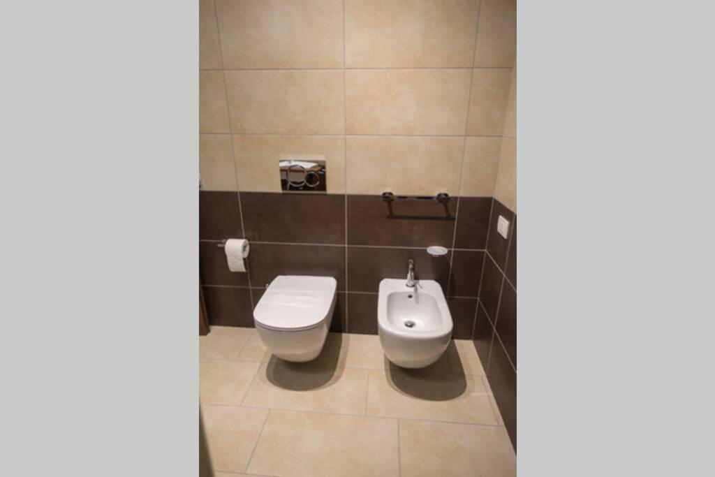 Apartment Victoria, Cozy Studio Flat Near Leonardo Academy Сесто Календе Екстериор снимка